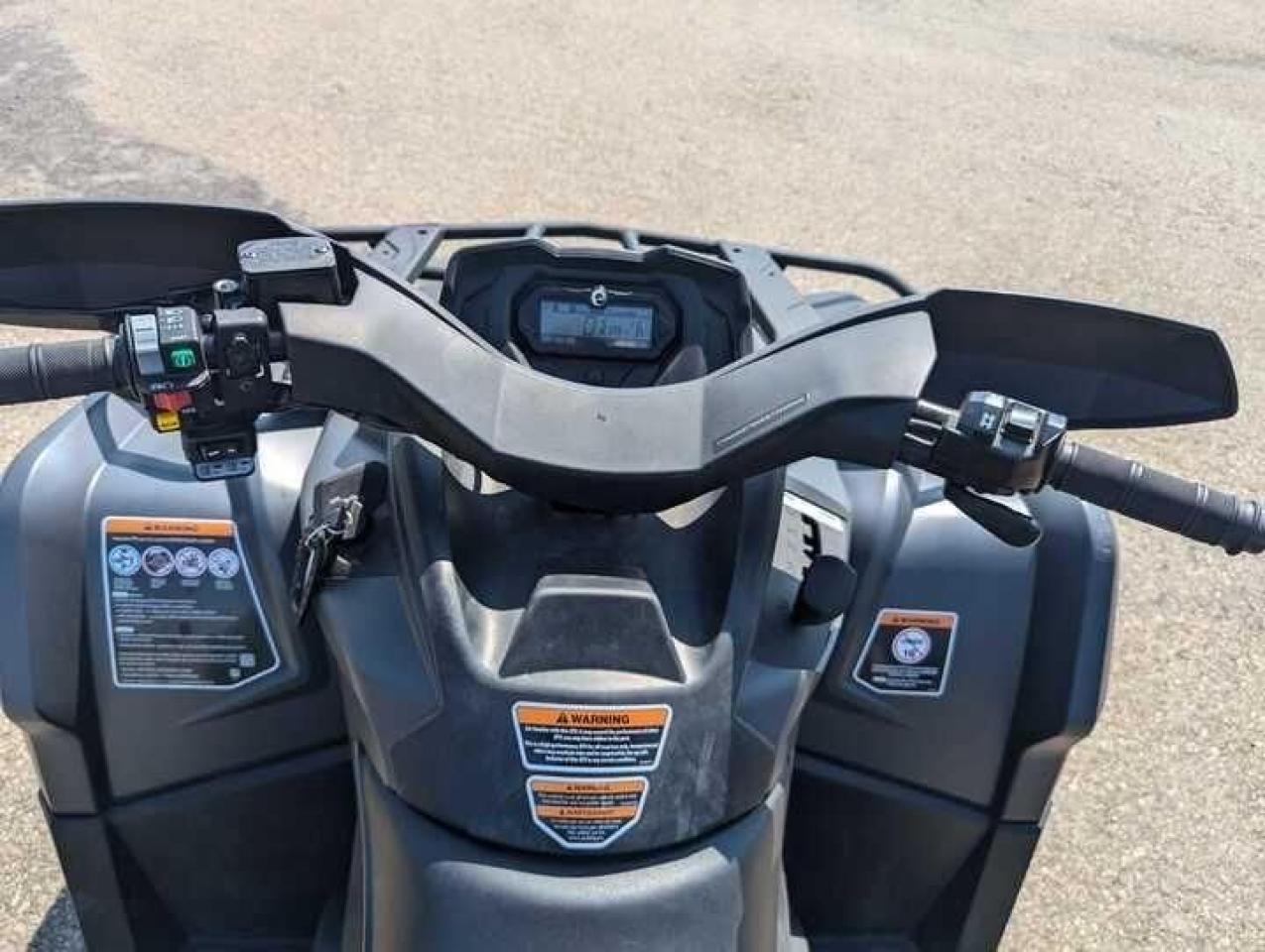 2022 Can-Am Outlander 570 XT DPS $88 B/W - Photo #8