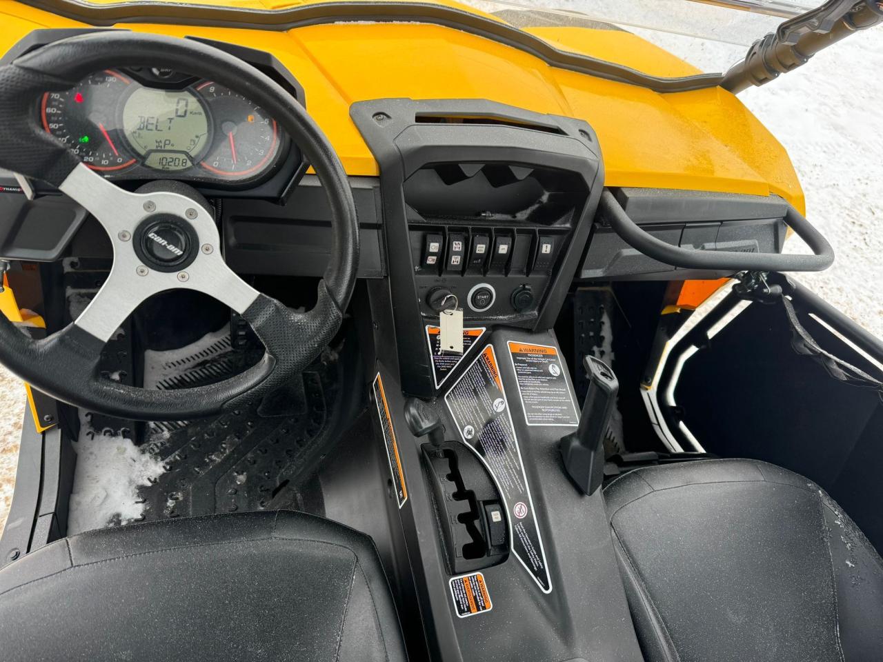 2017 Can-Am Commander XT $106 B/W - Photo #3