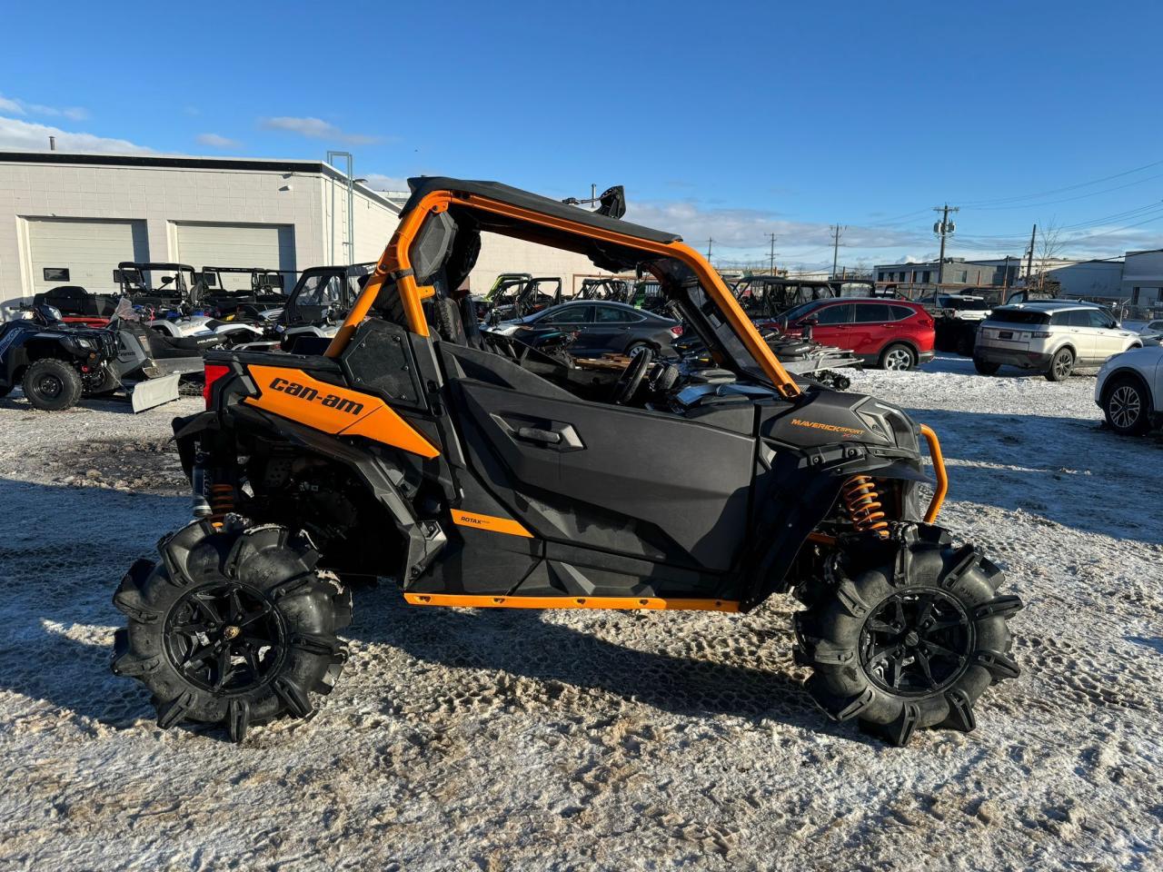 2020 Can-Am MAVERICK 1000 XMR $117 B/W - Photo #6