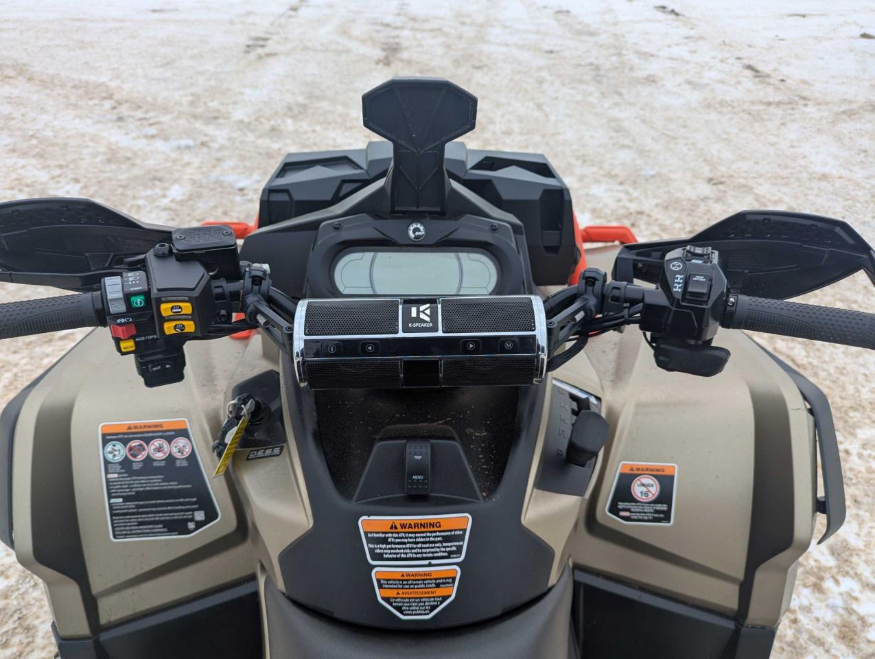 2022 Can-Am Outlander 1000R XMR $109 B/W - Photo #7