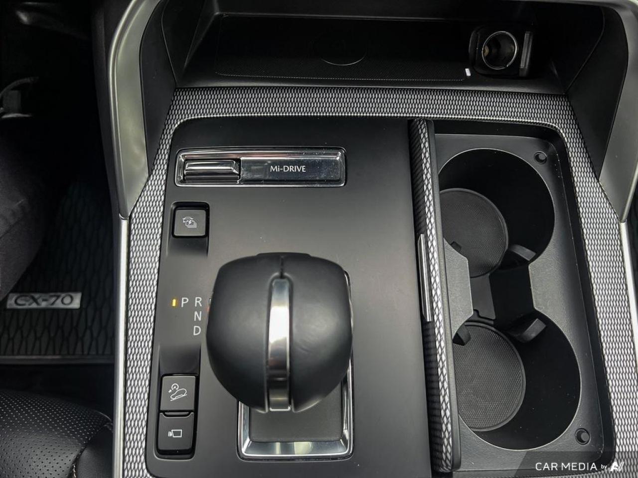 2025 Mazda CX-70 GT / AWD / PANO ROOF / LEATHER / NAV / LOADED - Photo #19