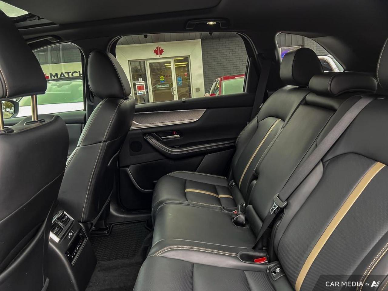 2025 Mazda CX-70 GT / AWD / PANO ROOF / LEATHER / NAV / LOADED - Photo #11