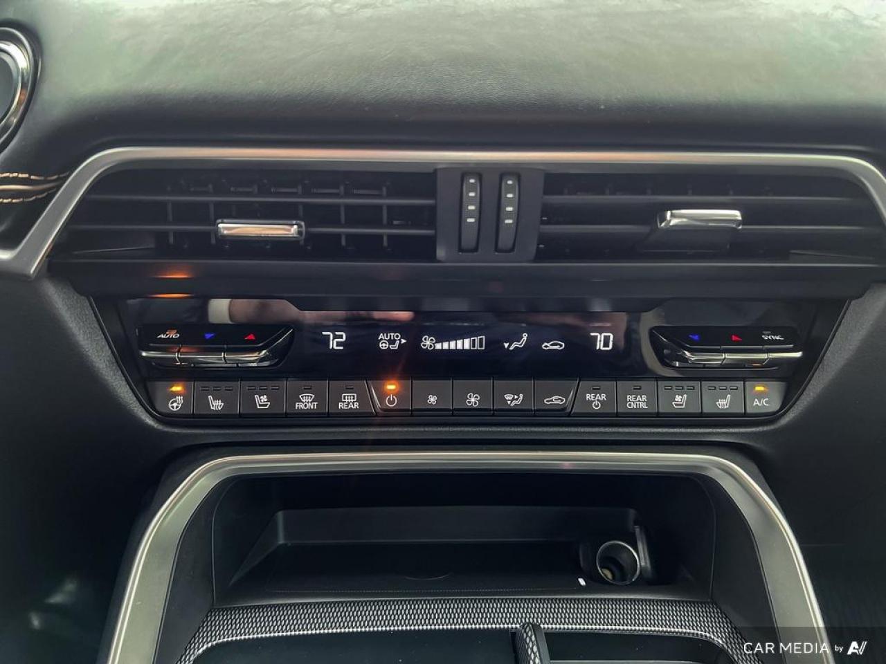 2025 Mazda CX-70 GT / AWD / PANO ROOF / LEATHER / NAV / LOADED - Photo #18