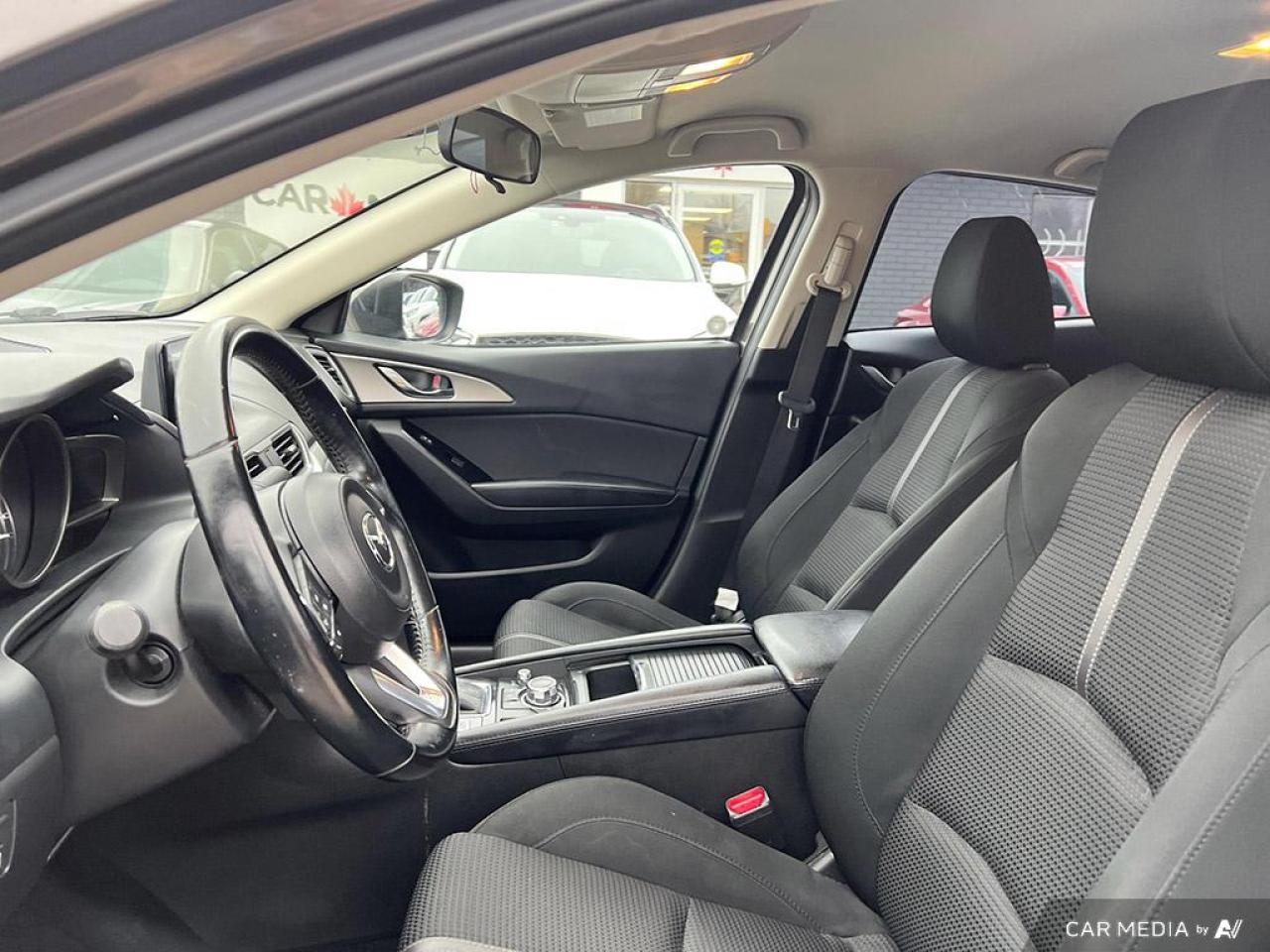 2017 Mazda MAZDA3 GS / HTD SEATS / BACKCAM / ALLOYS - Photo #9