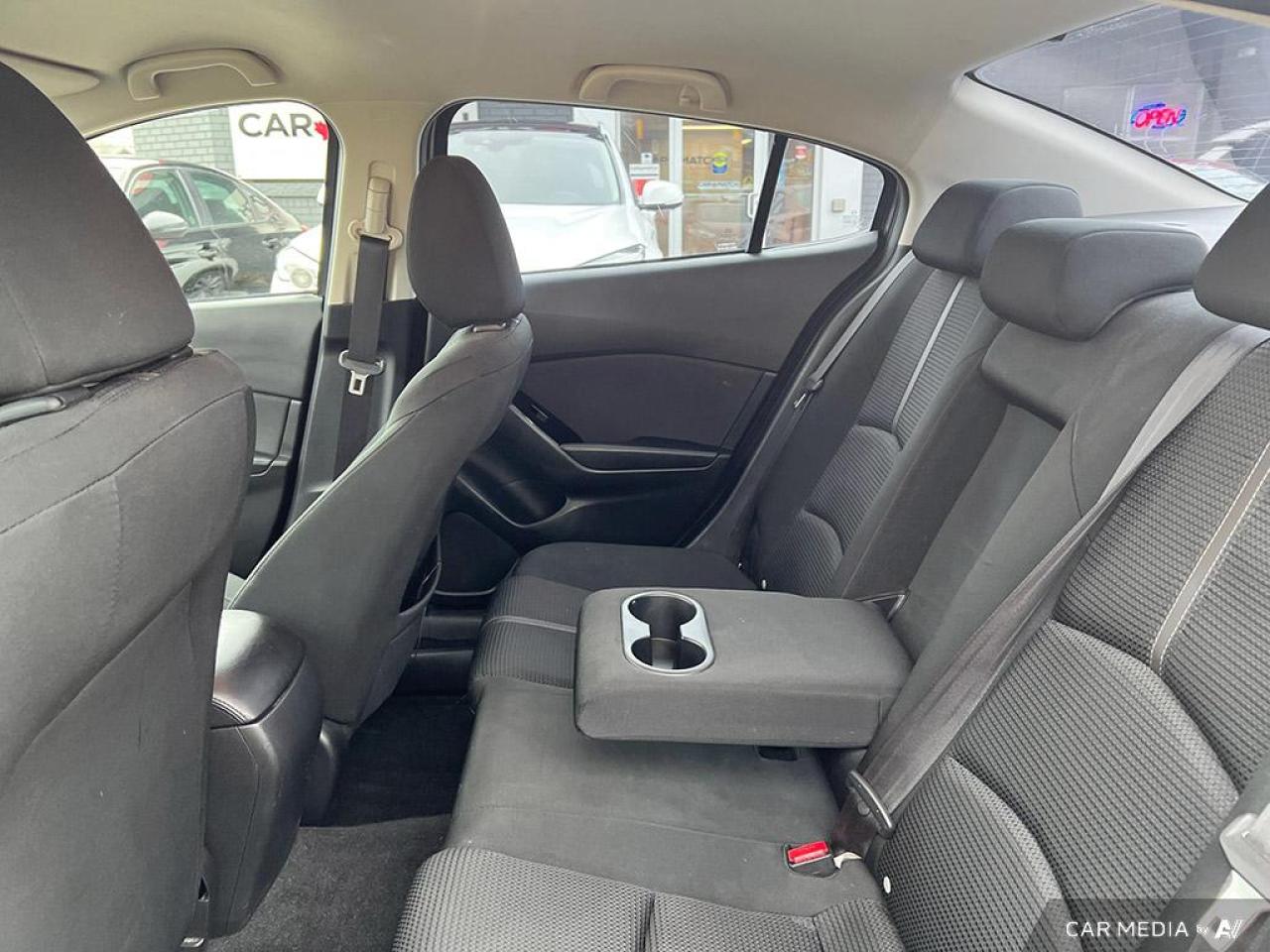 2017 Mazda MAZDA3 GS / HTD SEATS / BACKCAM / ALLOYS - Photo #10