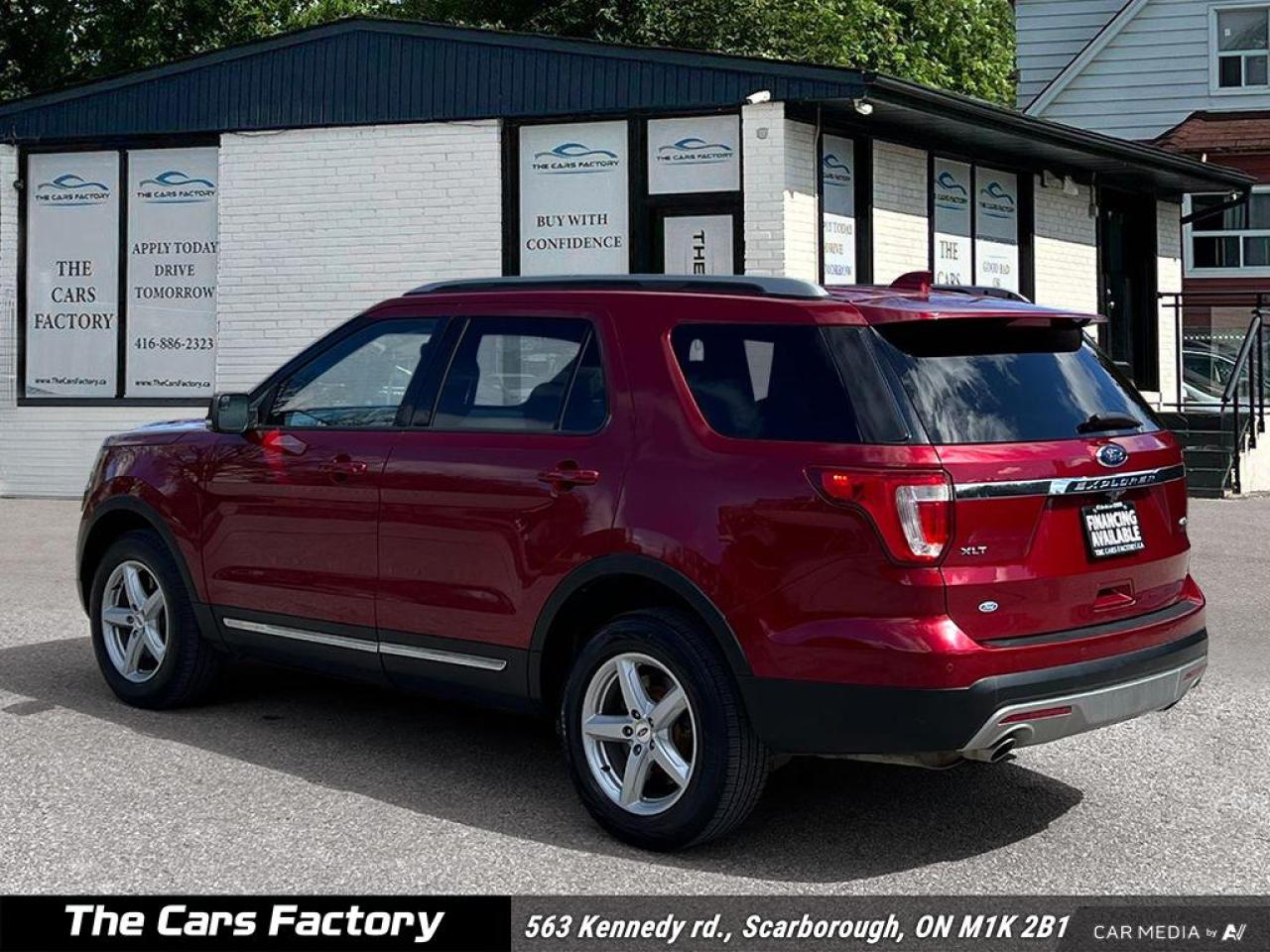 2017 Ford Explorer XLT 4WD Apple Carplay - No Accident! Photo3