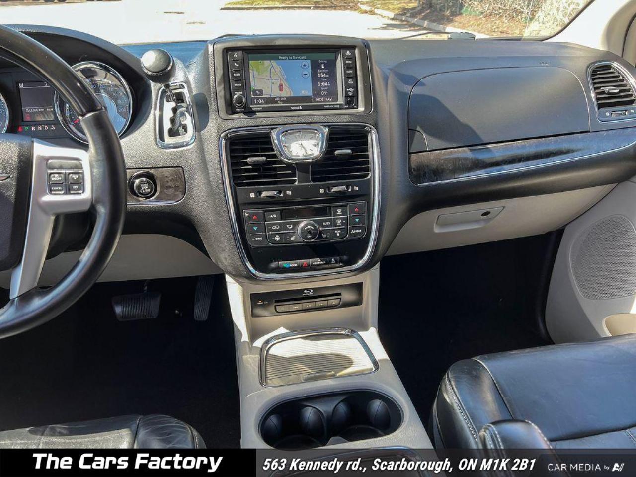 2016 Chrysler Town & Country Limited Leather / Camera / DVD / Navigation! - Photo #17