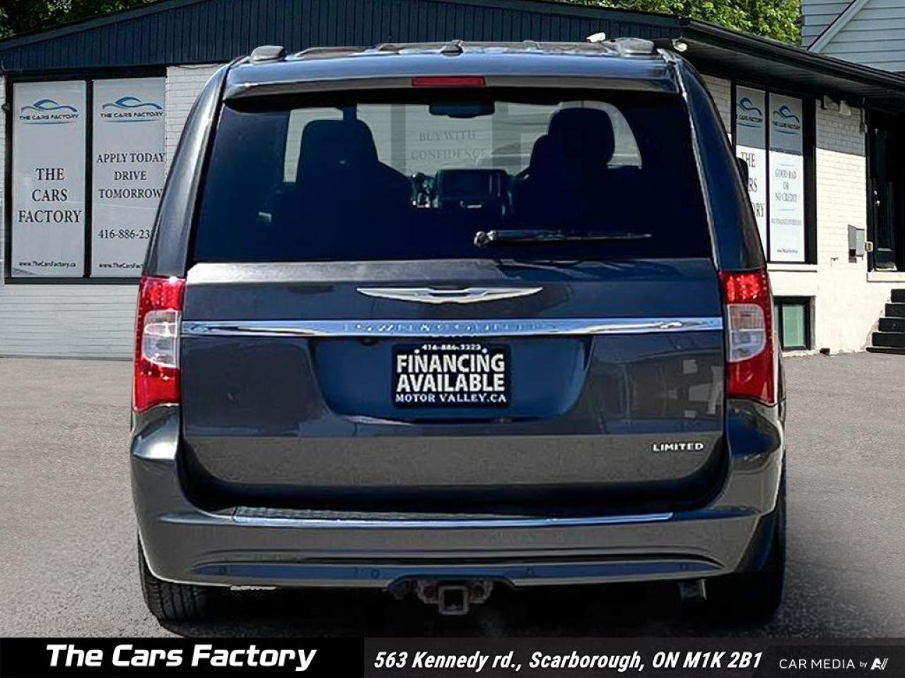 2016 Chrysler Town & Country Limited Leather / Camera / DVD / Navigation! - Photo #5