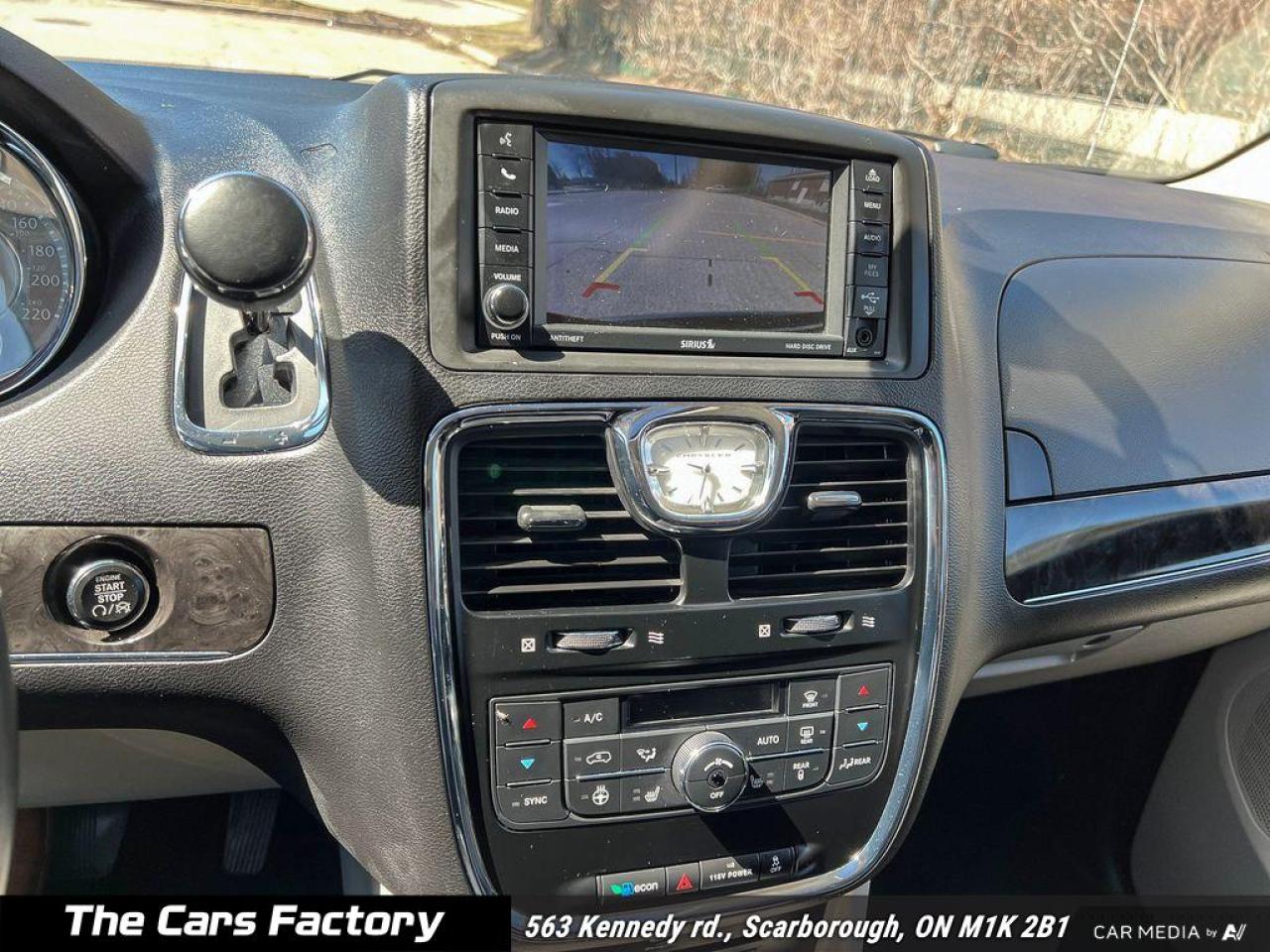 2016 Chrysler Town & Country Limited Leather / Camera / DVD / Navigation! - Photo #18