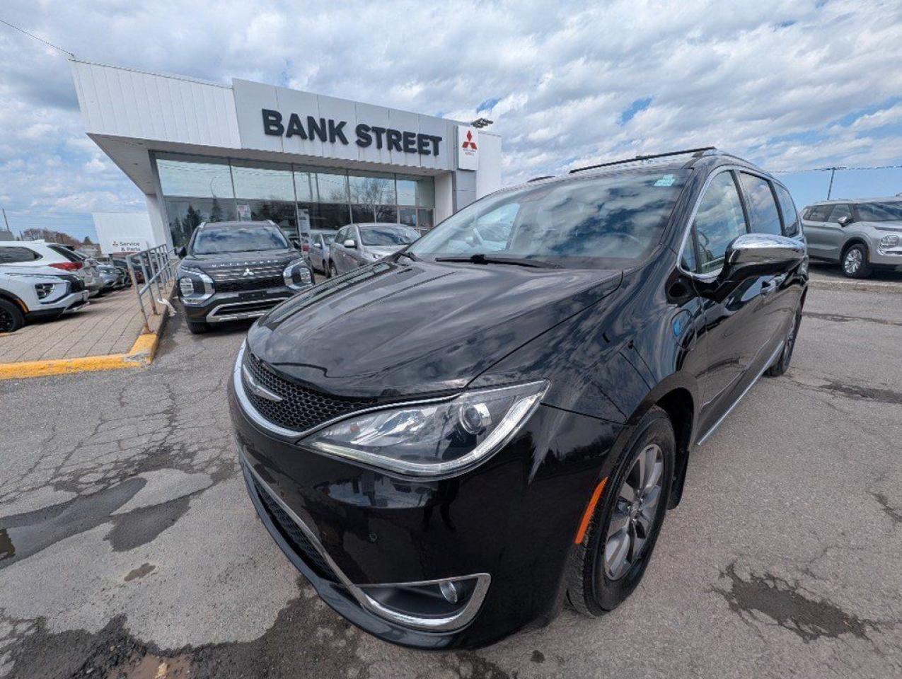 Used 2020 Chrysler Pacifica Hybrid Limited 2WD for sale in Gloucester, ON