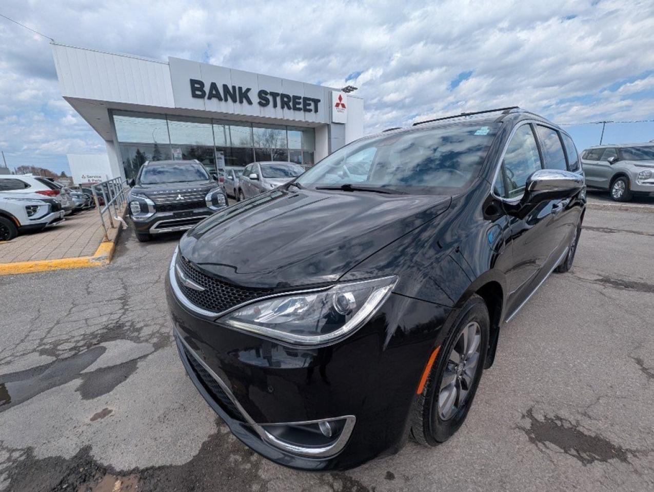 Used 2020 Chrysler Pacifica Hybrid Limited 2WD for sale in Gloucester, ON