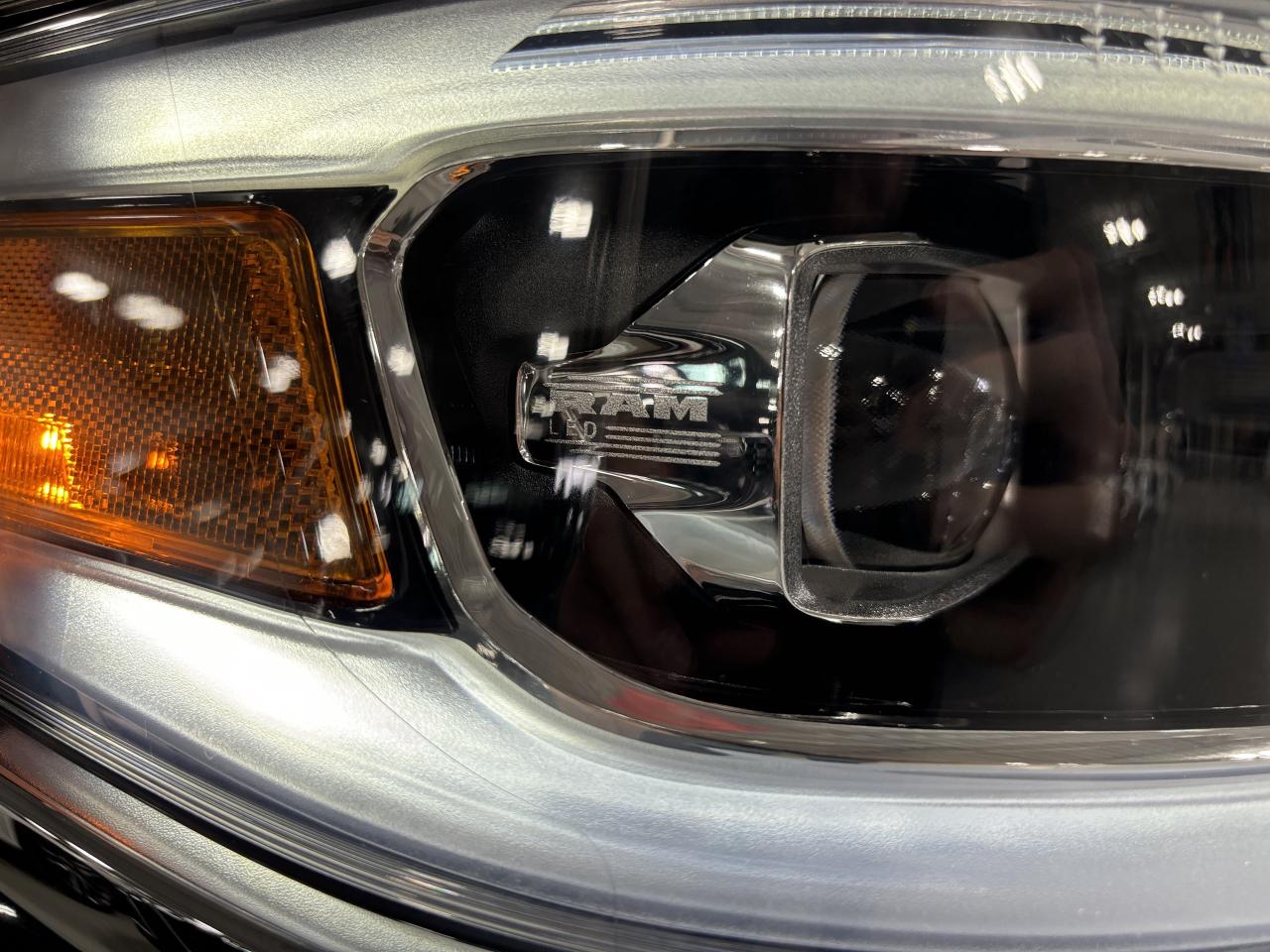 2022 RAM 1500 Limited|4X4|V8HEMI|CREW|NAV|ALPINEAUDIO|WOOD|LED|+ - Photo #4