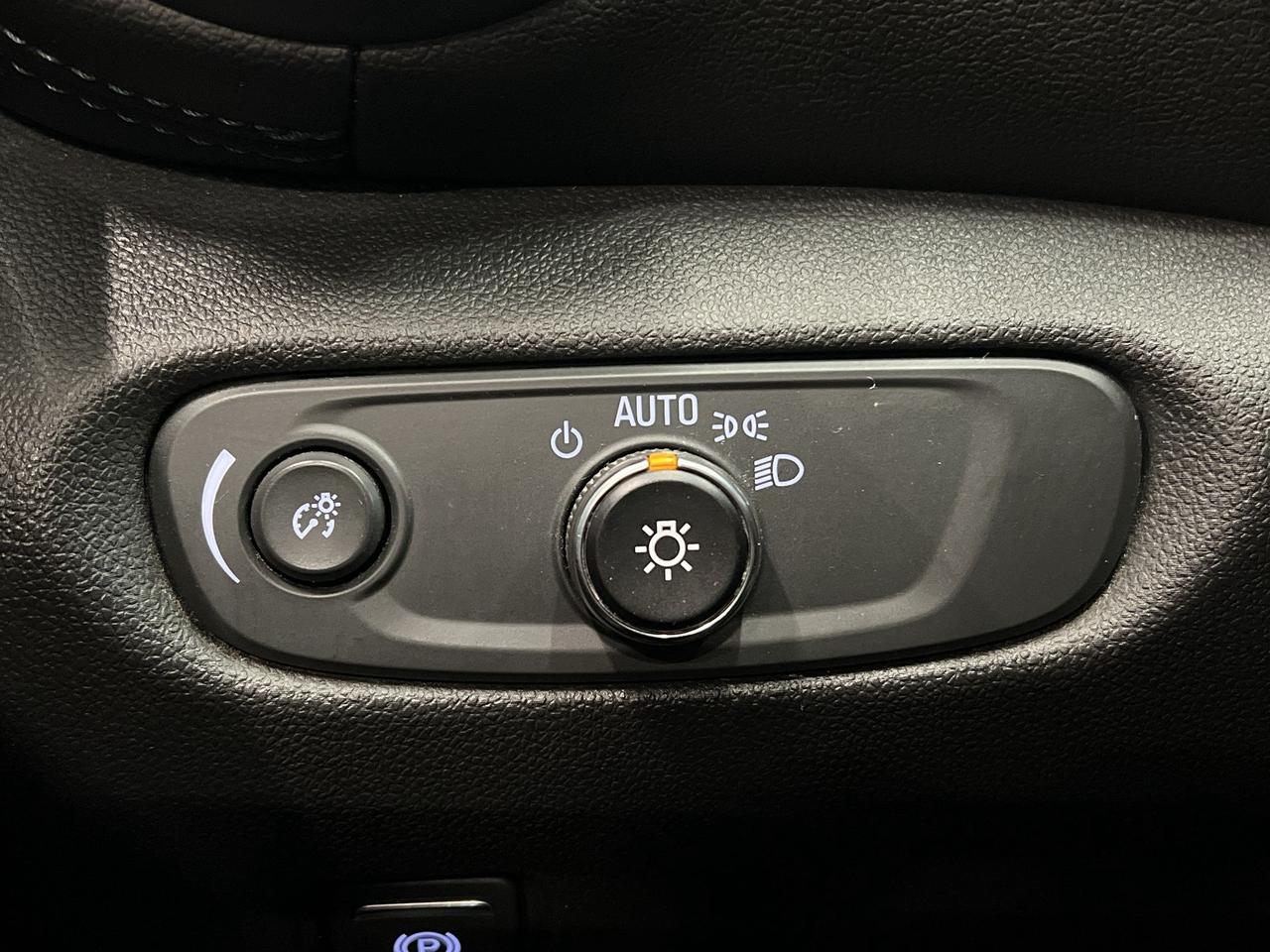 2019 Chevrolet Blazer TRUE NORTH AWD | 3.6L V6 | HTD LEATHER | PANO ROOF Photo