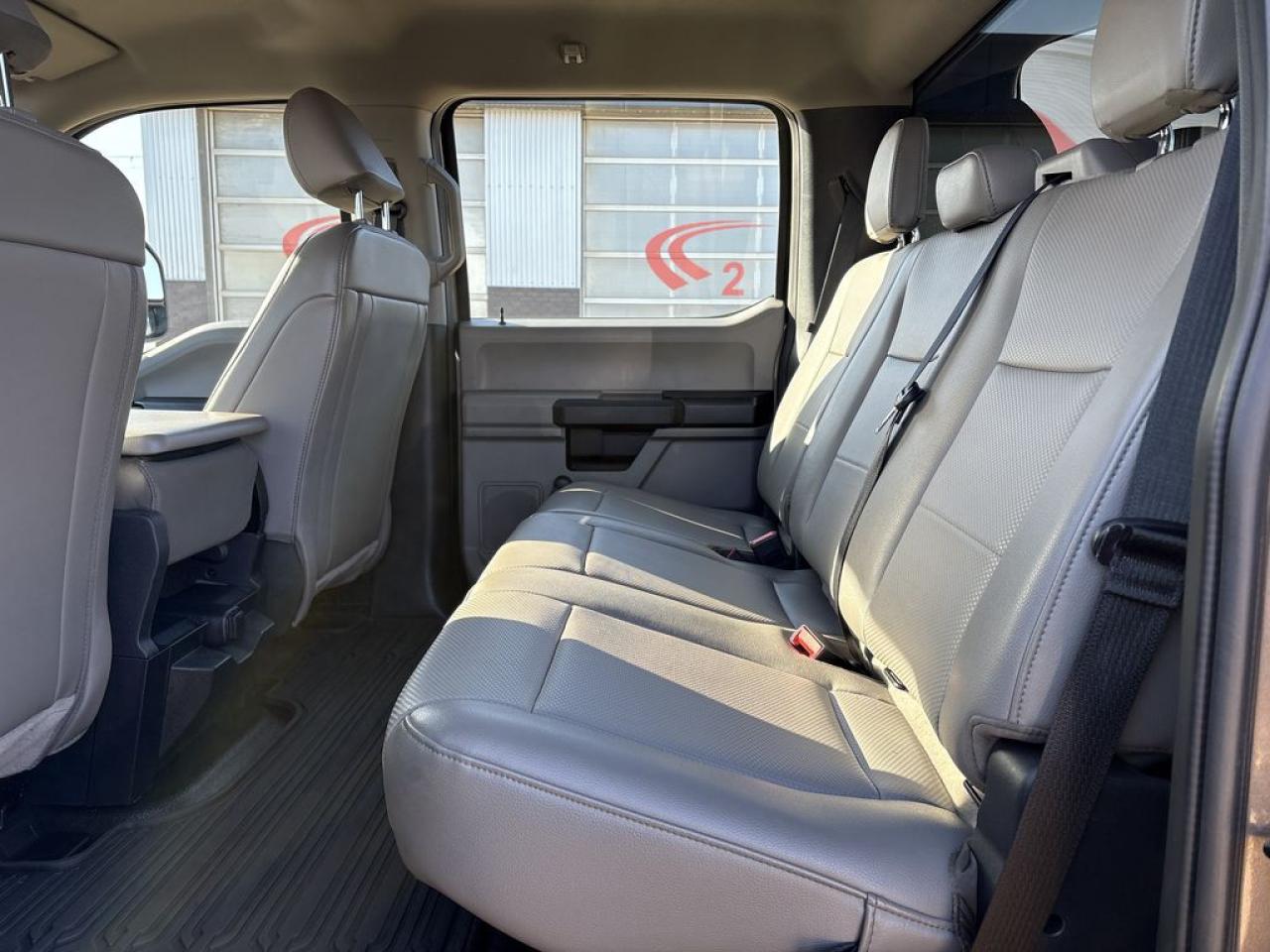 2022 Ford F-450 Super Duty DRW XL Photo5