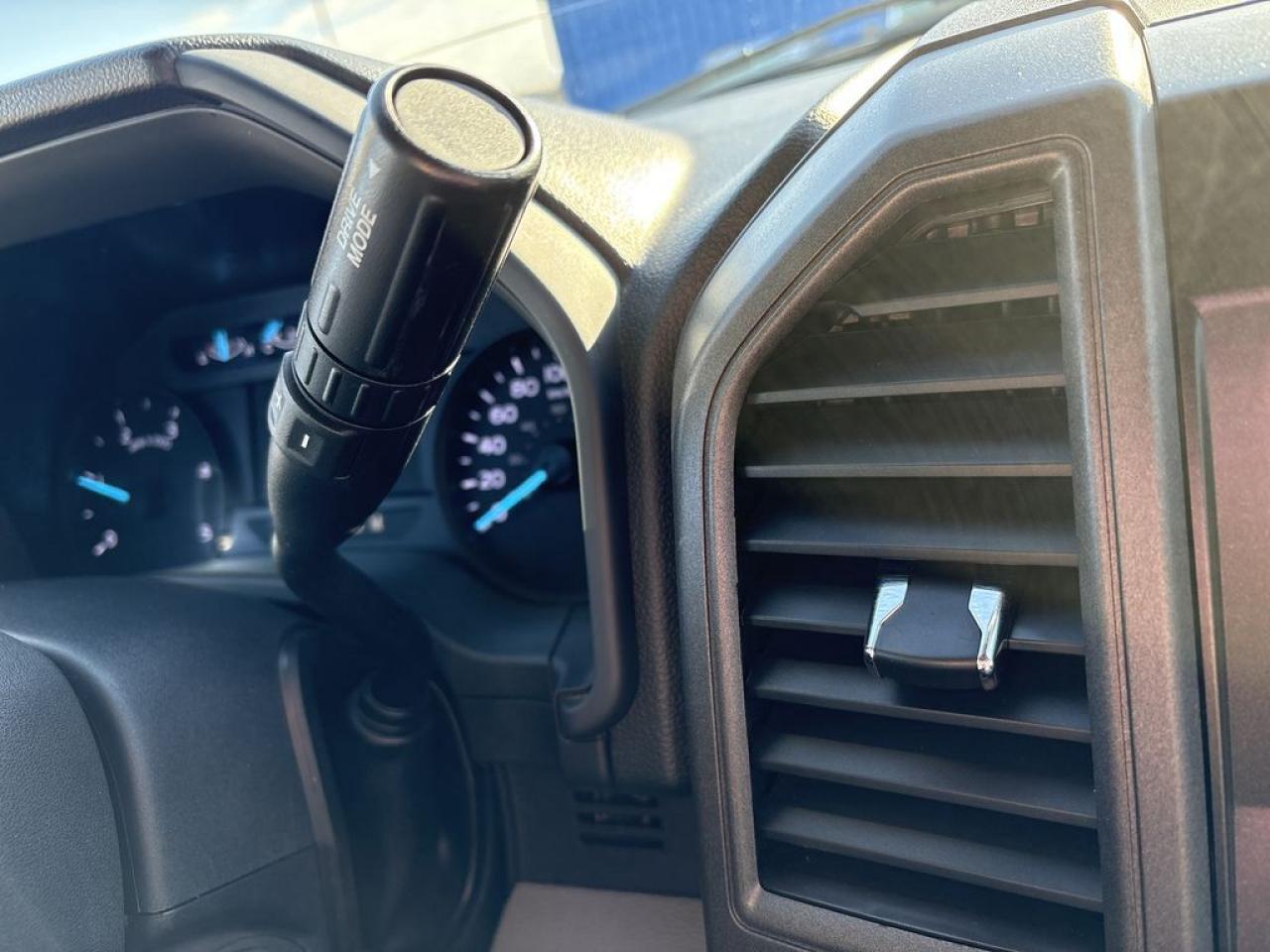 2022 Ford F-450 Super Duty DRW XL Photo5