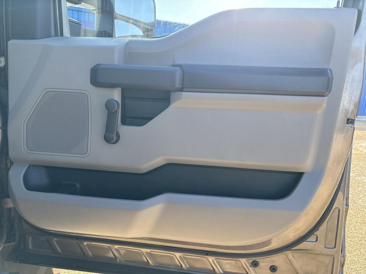 2022 Ford F-450 Super Duty DRW XL Photo5