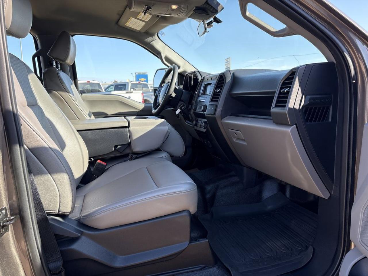 2022 Ford F-450 Super Duty DRW XL Photo5