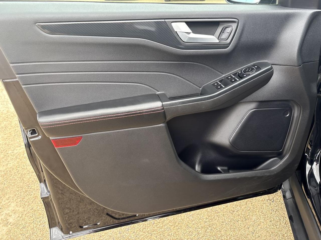 2023 Ford Escape ST-Line Select Photo3