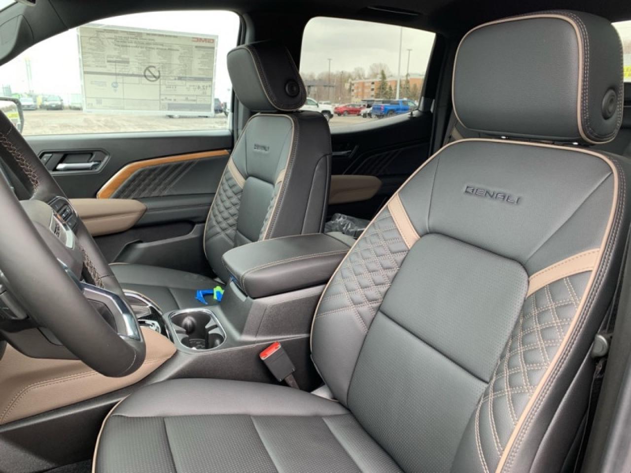 2025 GMC Canyon Denali  - Leather Seats - Sunroof Photo