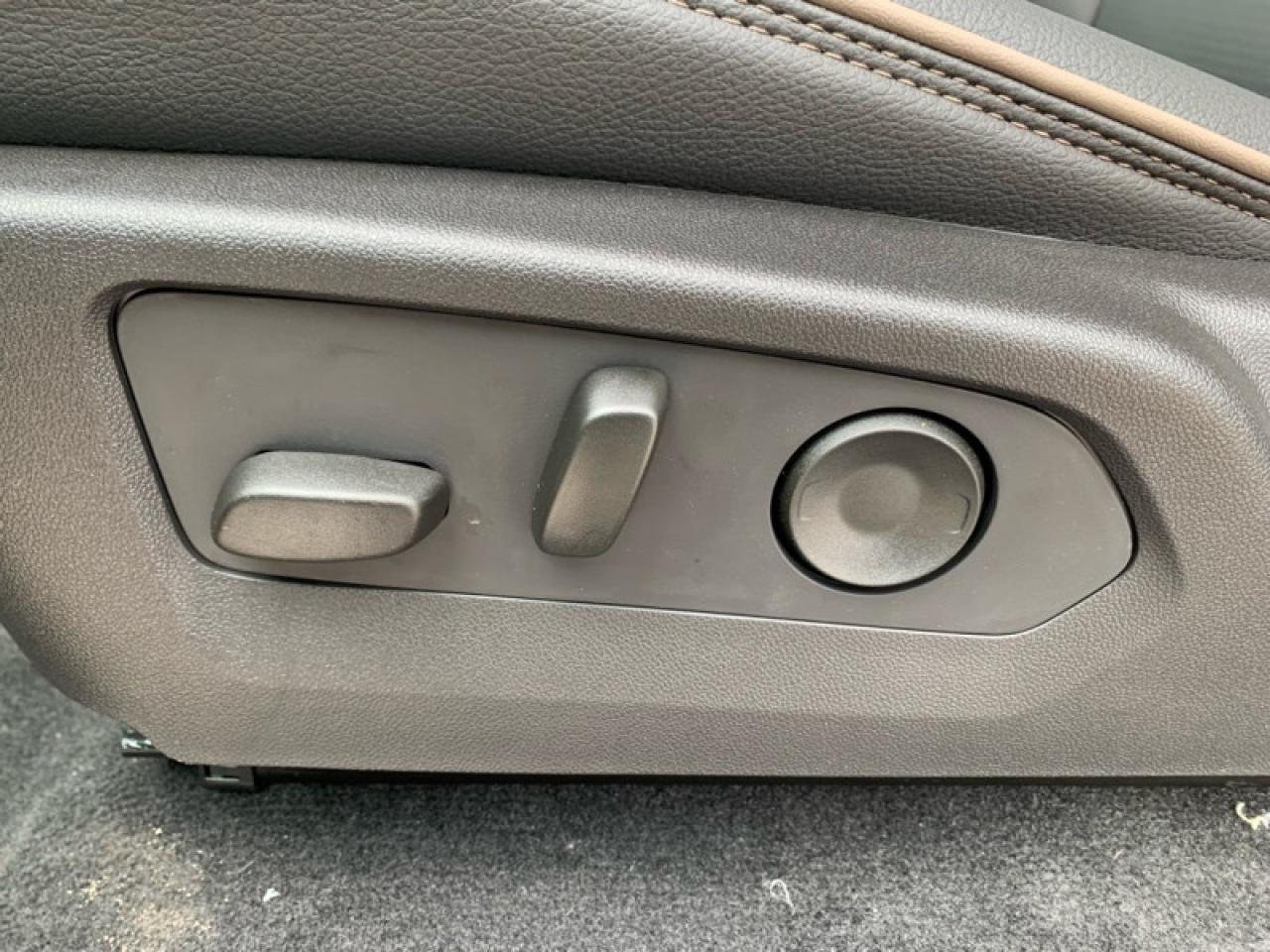 2025 GMC Canyon Denali  - Leather Seats - Sunroof Photo