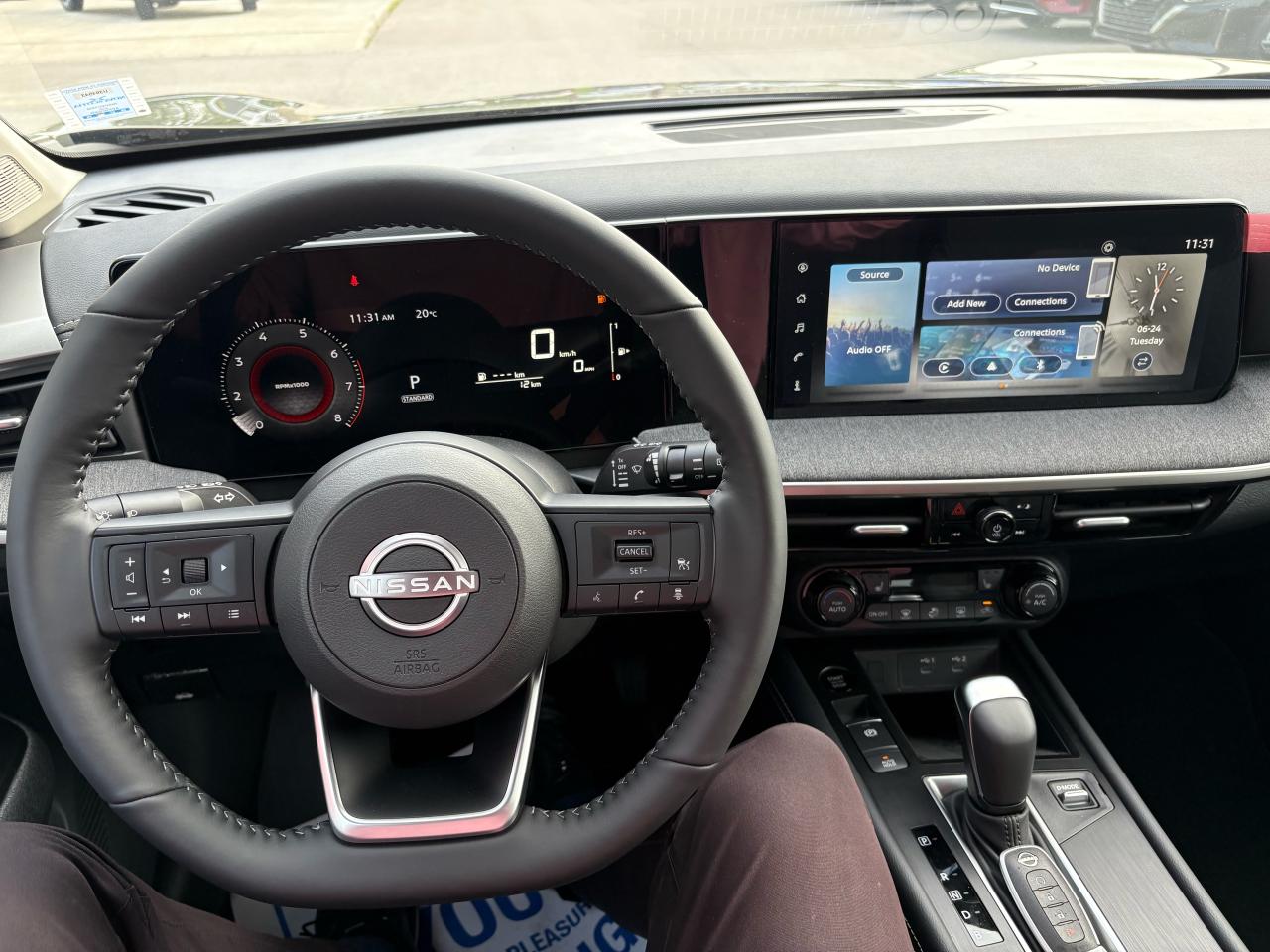 2025 Nissan Kicks SV Photo14