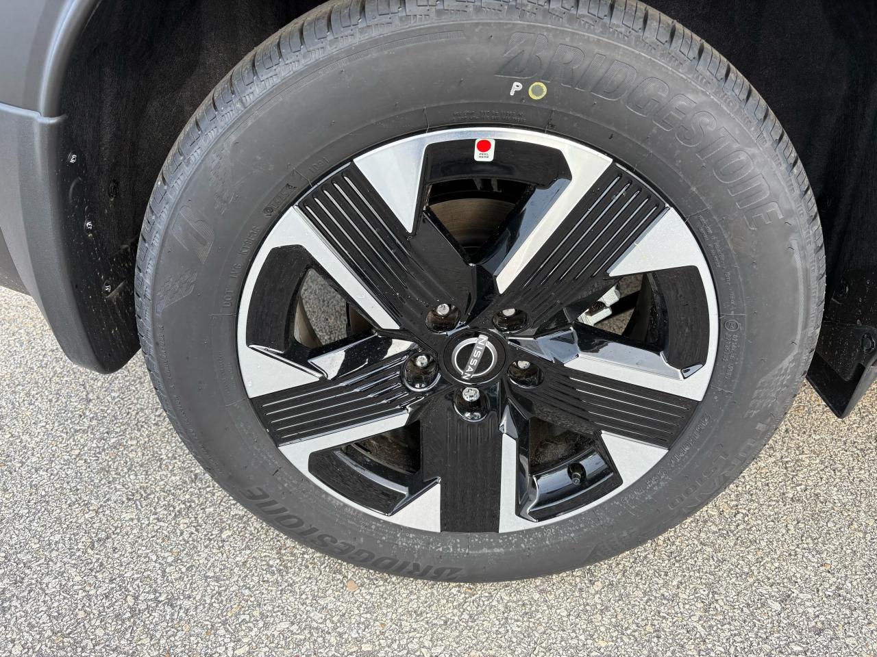 2025 Nissan Kicks SV Photo4