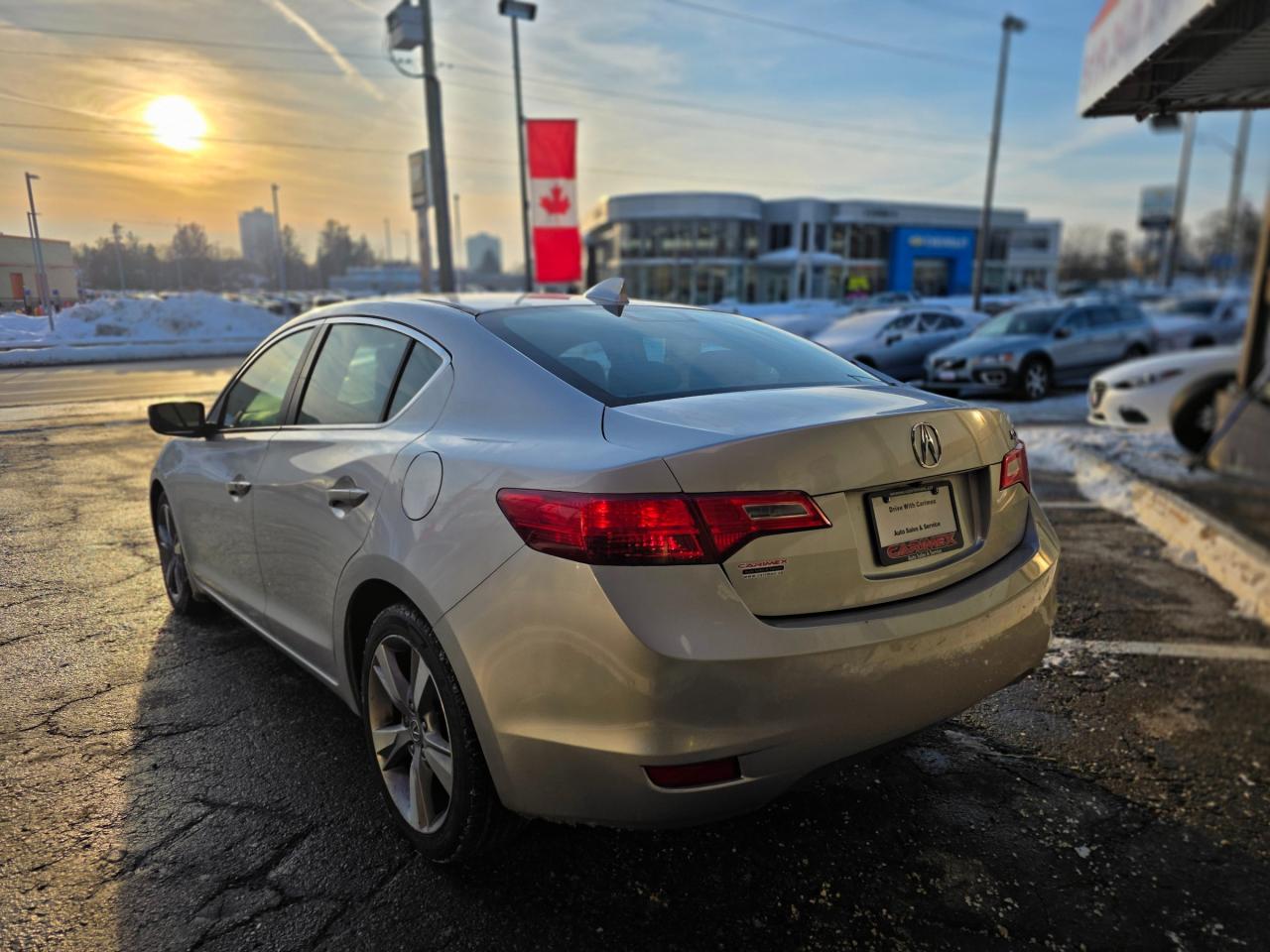2013 Acura ILX NAVI | Leather | Sunroof | Backup Camera | Heated Seats Photo2