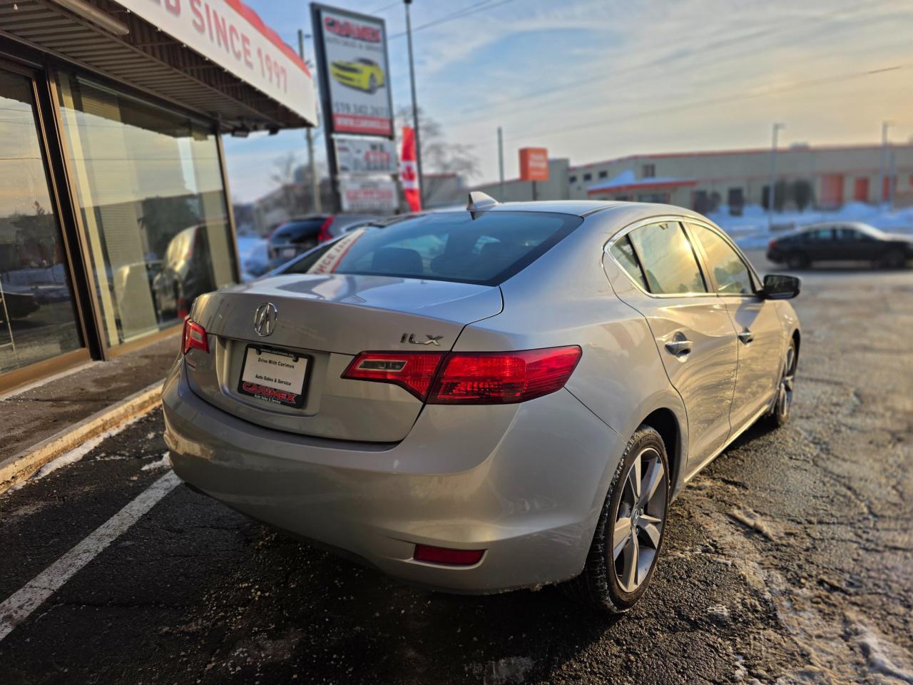 2013 Acura ILX NAVI | Leather | Sunroof | Backup Camera | Heated Seats Photo