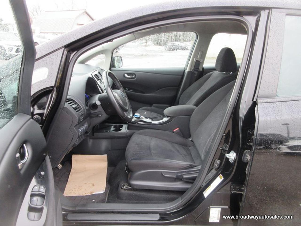 2016 Nissan Leaf ZERO-EMISSION SV-MODEL 5 PASSENGER 30 kWh - ELECTRIC MOTOR.. HEATED SEATS.. BACK-UP CAMERA.. BLUETOOTH SYSTEM.. KEYLESS ENTRY.. Photo