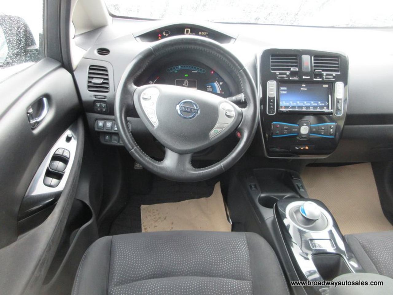 2016 Nissan Leaf ZERO-EMISSION SV-MODEL 5 PASSENGER 30 kWh - ELECTRIC MOTOR.. HEATED SEATS.. BACK-UP CAMERA.. BLUETOOTH SYSTEM.. KEYLESS ENTRY.. Photo