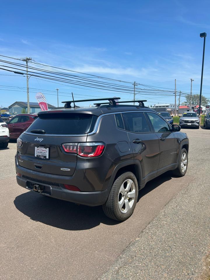 2018 Jeep Compass Latitude Photo3