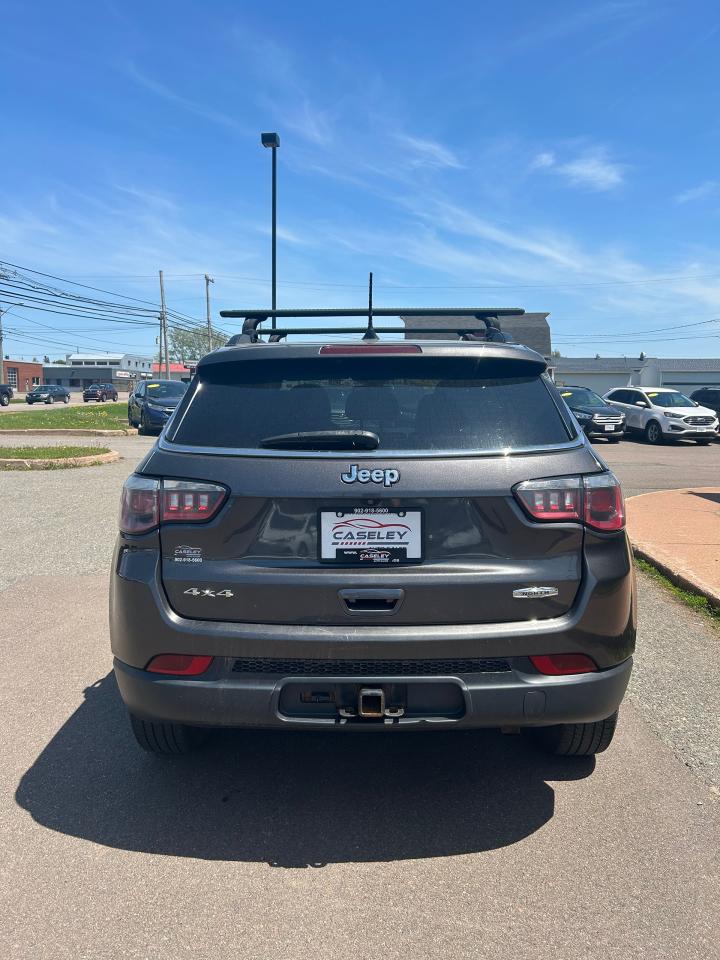 2018 Jeep Compass Latitude Photo4