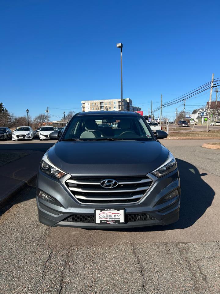 2017 Hyundai Tucson SE - Photo #2