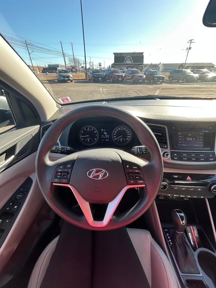 2017 Hyundai Tucson SE - Photo #9