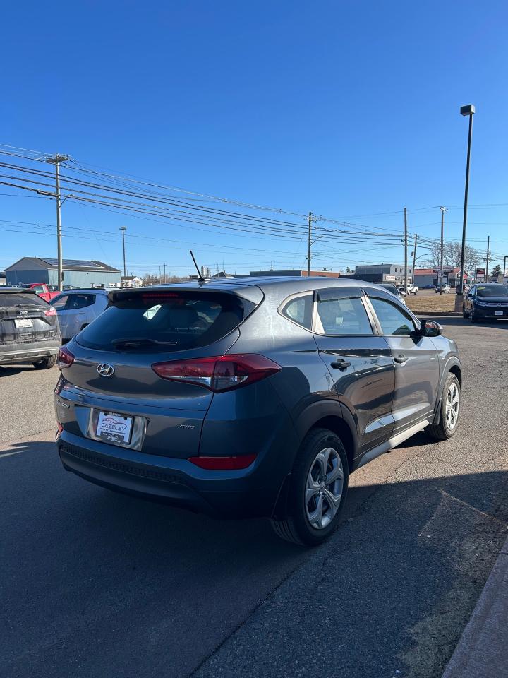 2017 Hyundai Tucson SE - Photo #4