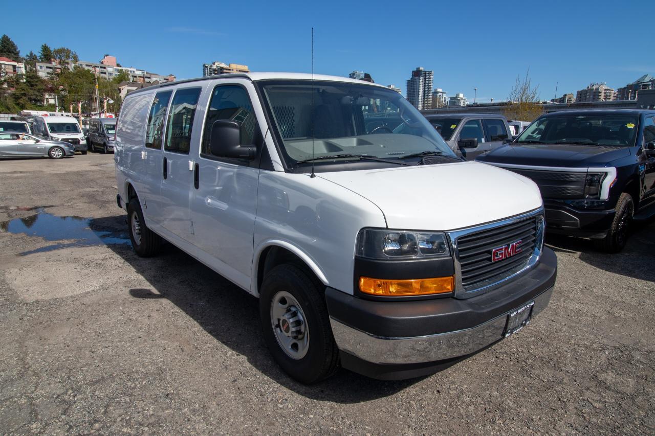 2021 GMC Savana G2500 Photo3