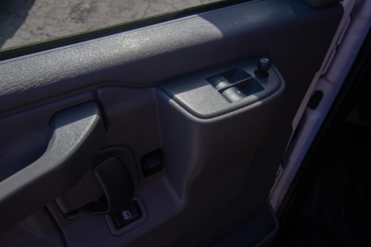 2021 GMC Savana G2500 Photo5