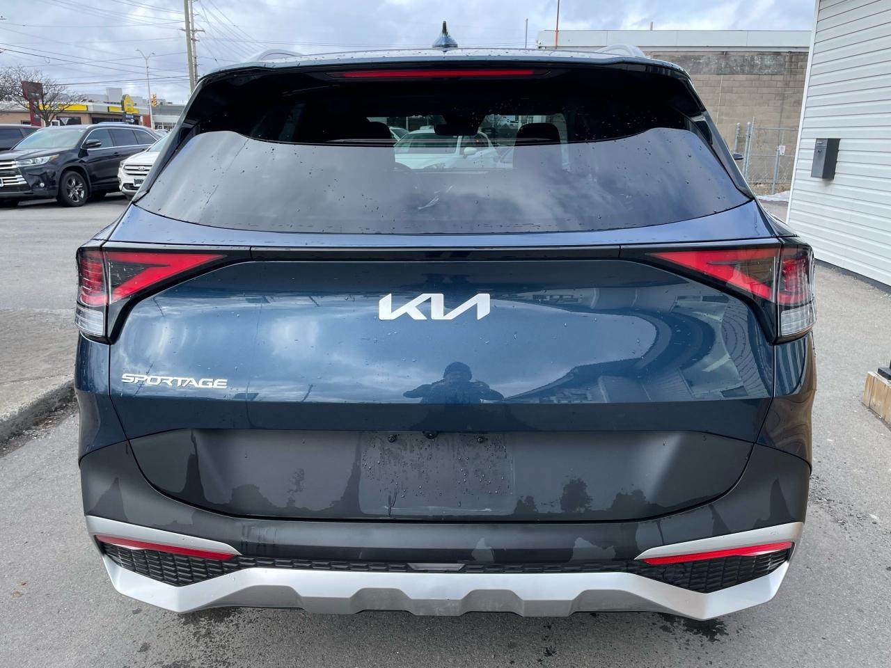 2023 Kia Sportage LX - Photo #5