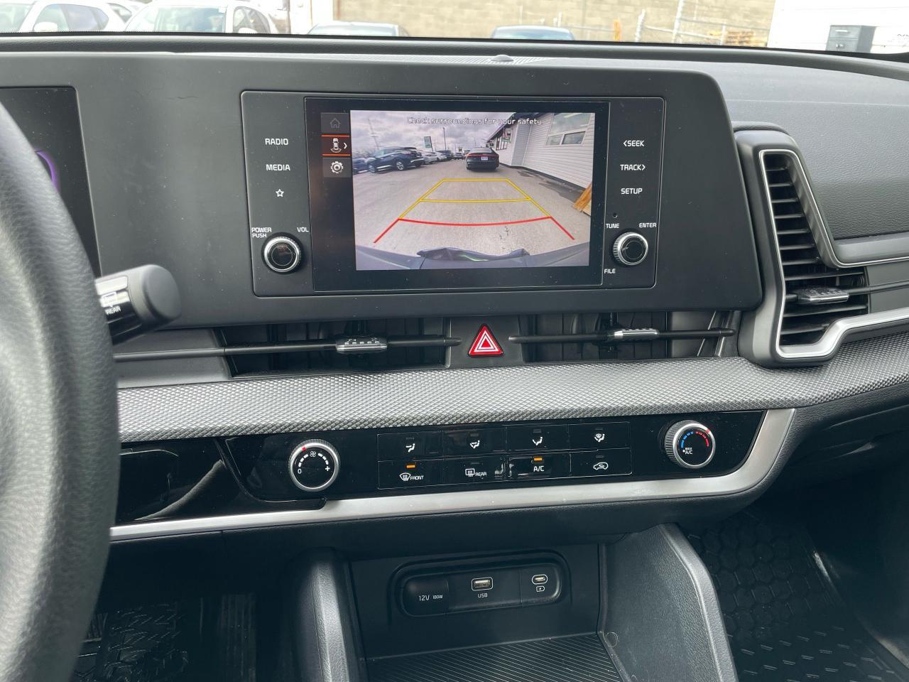 2023 Kia Sportage LX - Photo #9