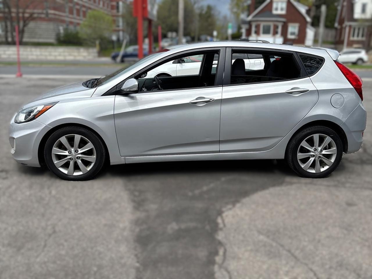 2013 Hyundai Accent 5DR HB AUTO GLS Photo34