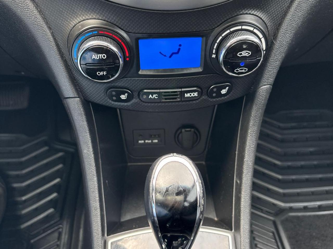 2013 Hyundai Accent 5DR HB AUTO GLS Photo47