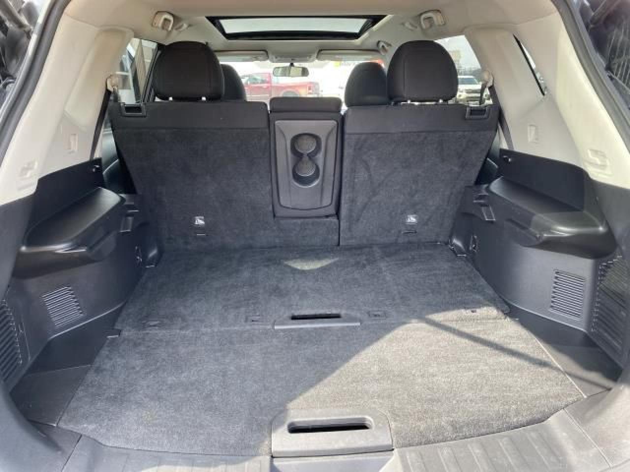 2017 Nissan Rogue SV AWD - Photo #9