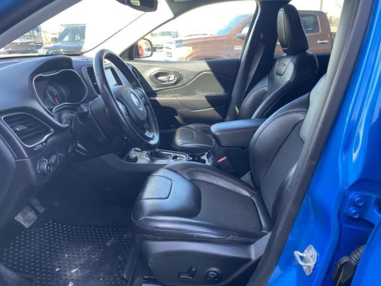 2020 Jeep Cherokee Trailhawk 4WD - Photo #11