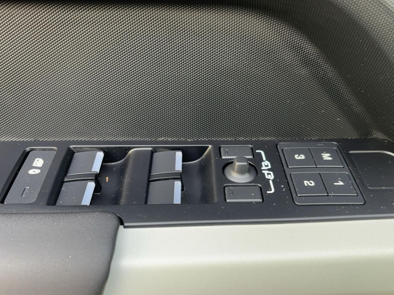 2024 Land Rover Defender S, Panoramic roof, Air Suspension, Like New