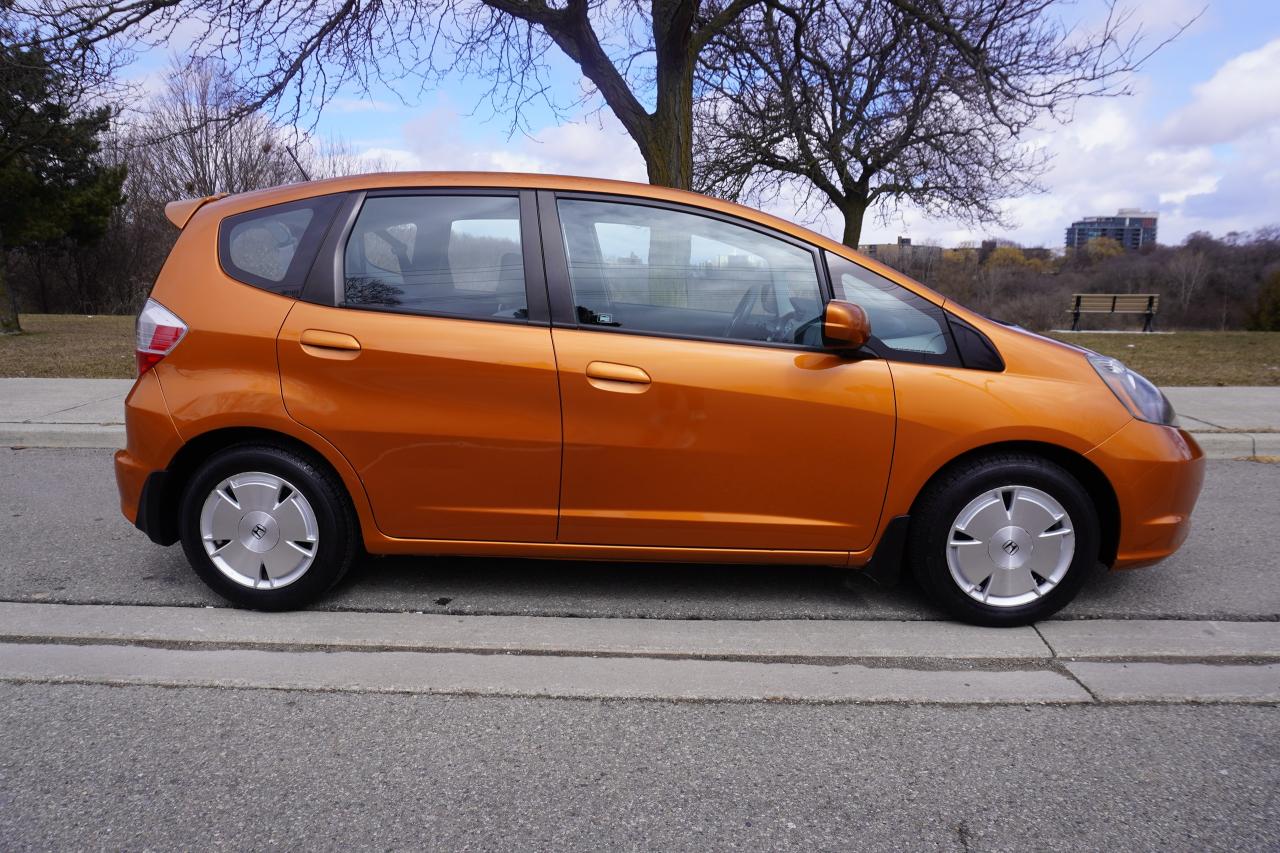 2011 Honda Fit 1 OWNER / STUNNING COLOUR / WELL SERVICED / LX Photo4