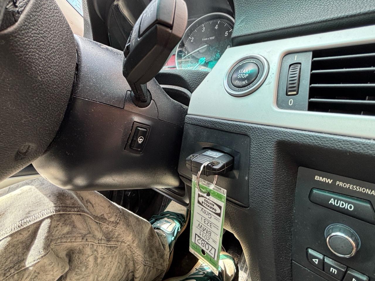 2011 BMW 3 Series 4dr Sdn 323i RWD South Africa Photo