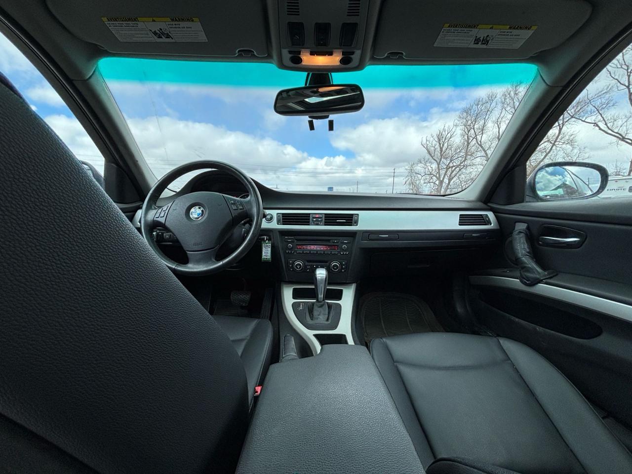 2011 BMW 3 Series 4dr Sdn 323i RWD South Africa Photo