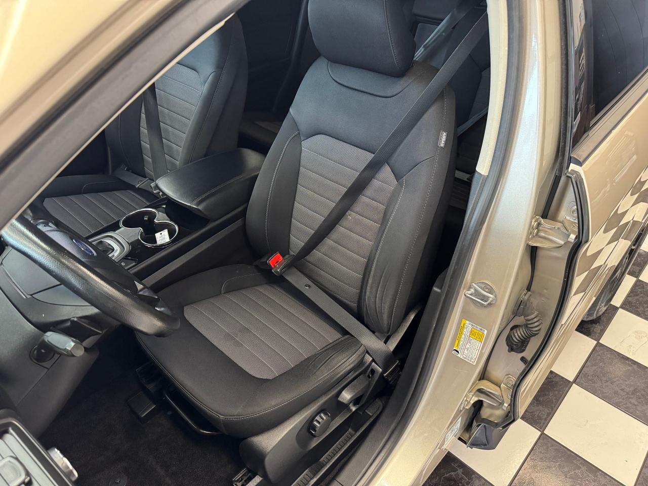 2018 Ford Edge SE AWD+New Tires+Rims+Alloys+Camera+CLEAN CARFAX - Photo #18