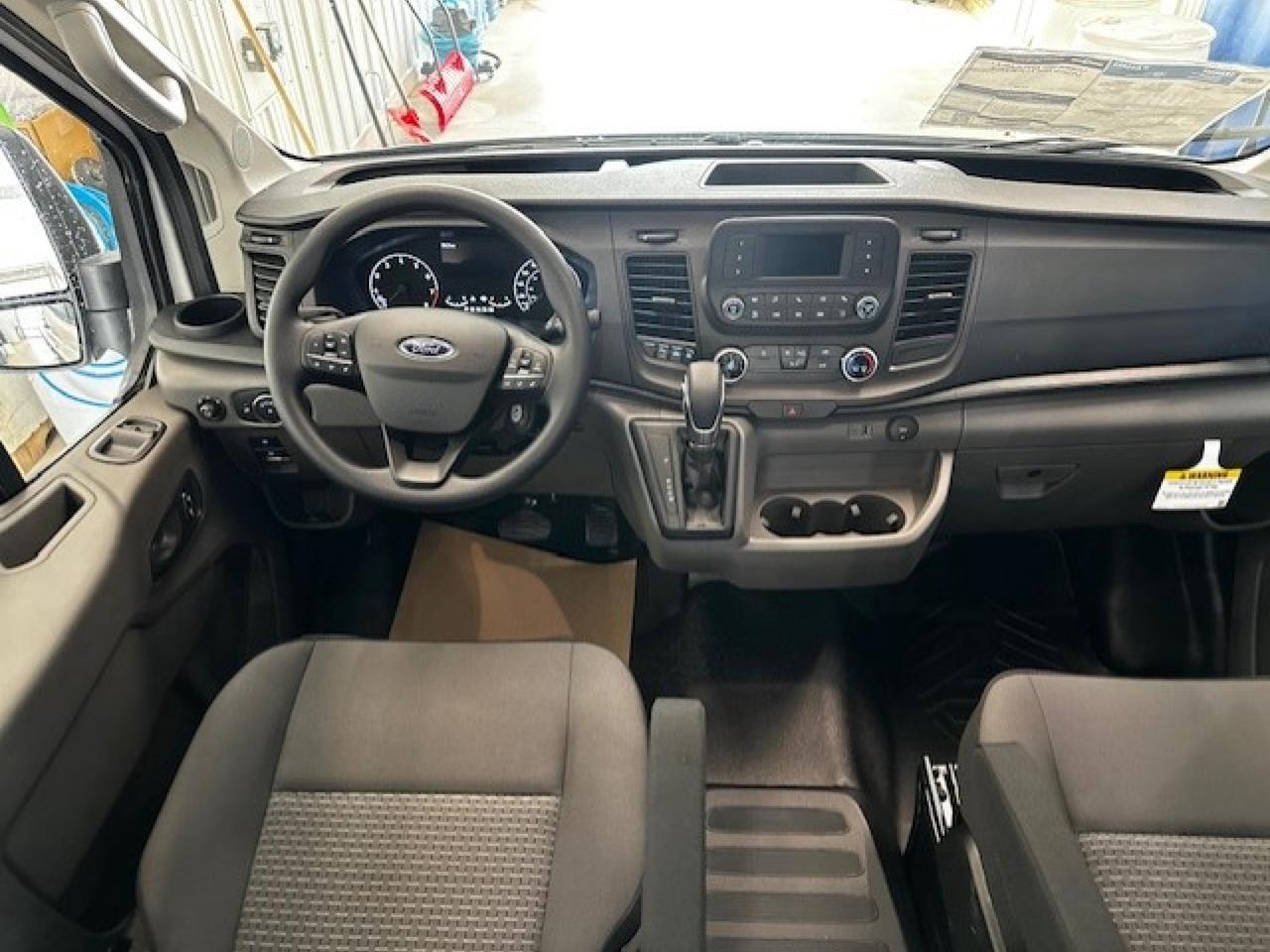 2025 Ford Transit Cargo Van T-250 148" Low Rf 9070 GVWR RWD 3.5L PFDI V6, 101A ++ Photo4