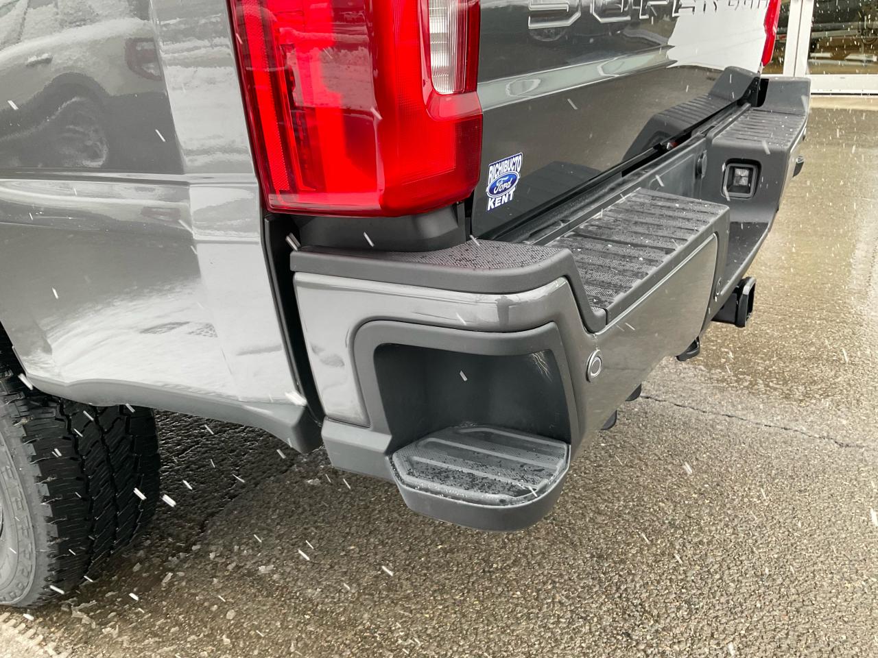 2025 Ford F-250 Super Duty SRW Lariat Photo5